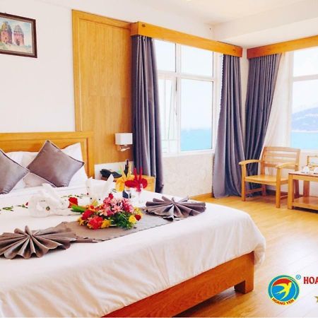 Hoang Yen Hotel Куинён Экстерьер фото
