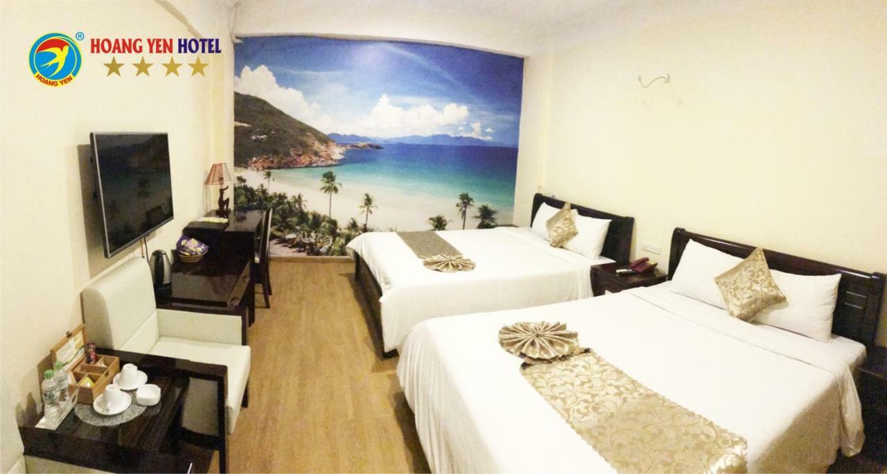 Hoang Yen Hotel Куинён Экстерьер фото