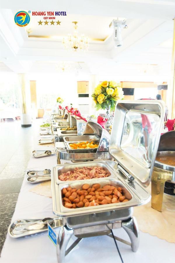 Hoang Yen Hotel Куинён Экстерьер фото
