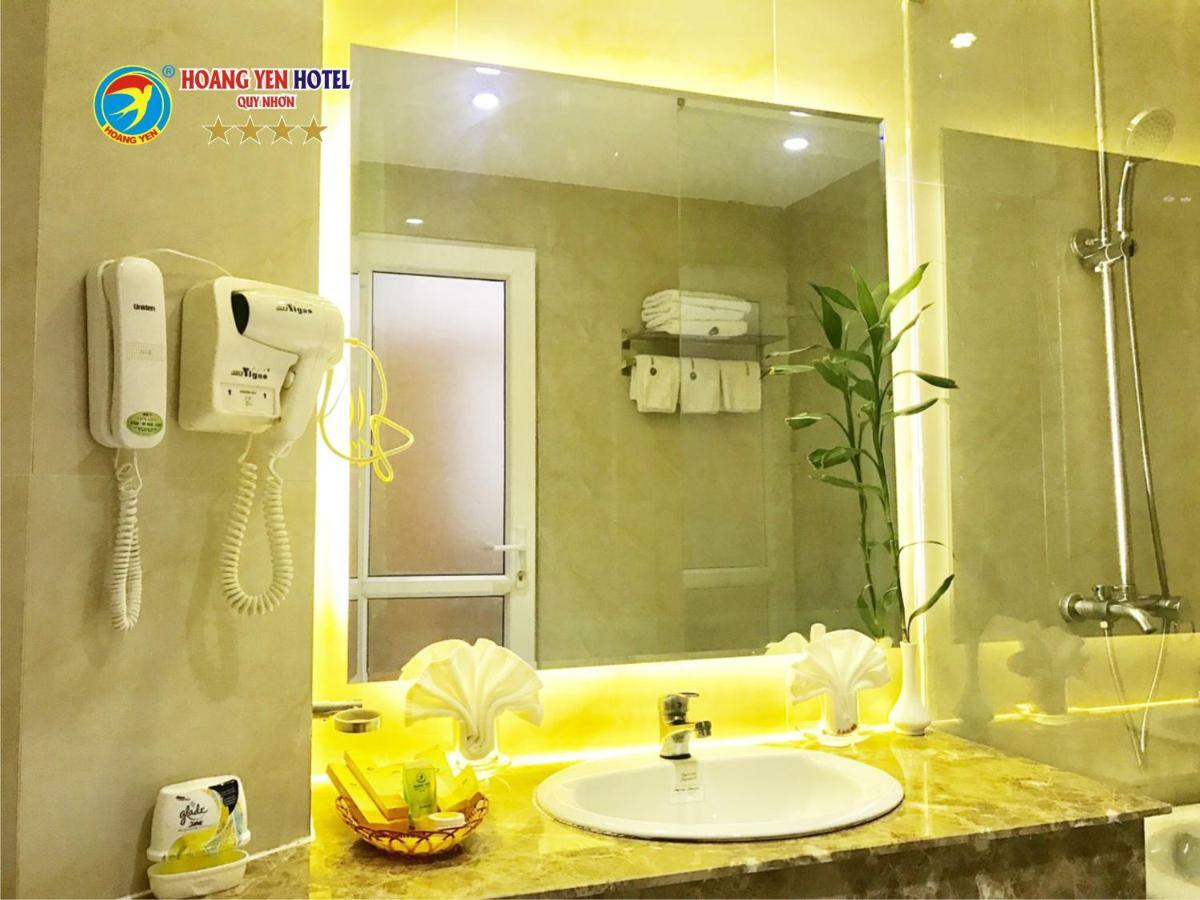 Hoang Yen Hotel Куинён Экстерьер фото