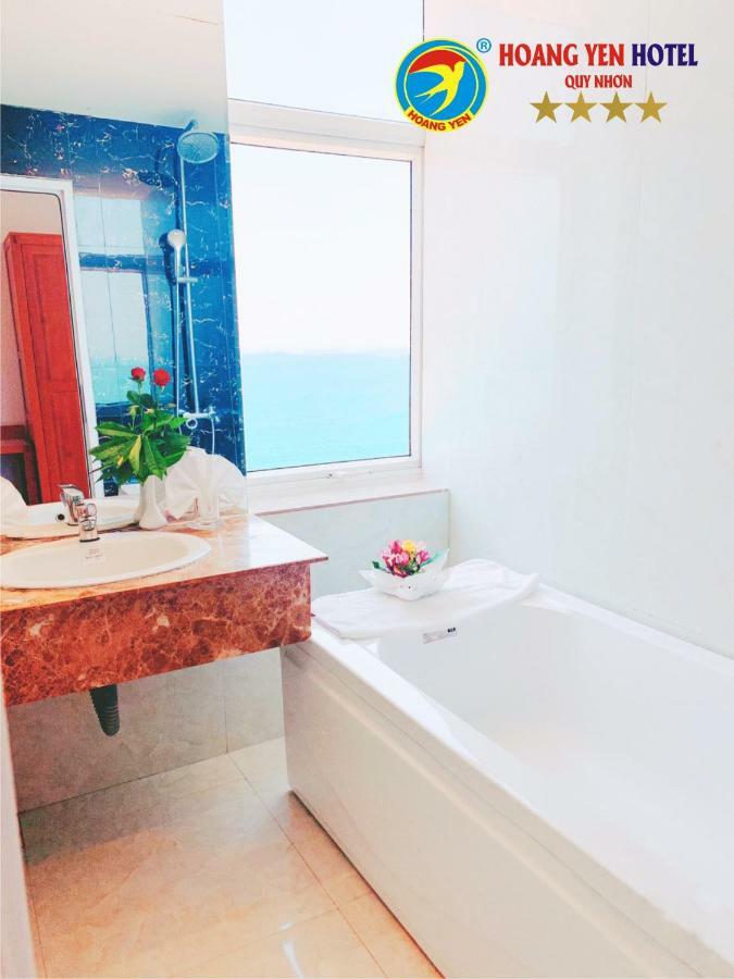 Hoang Yen Hotel Куинён Экстерьер фото