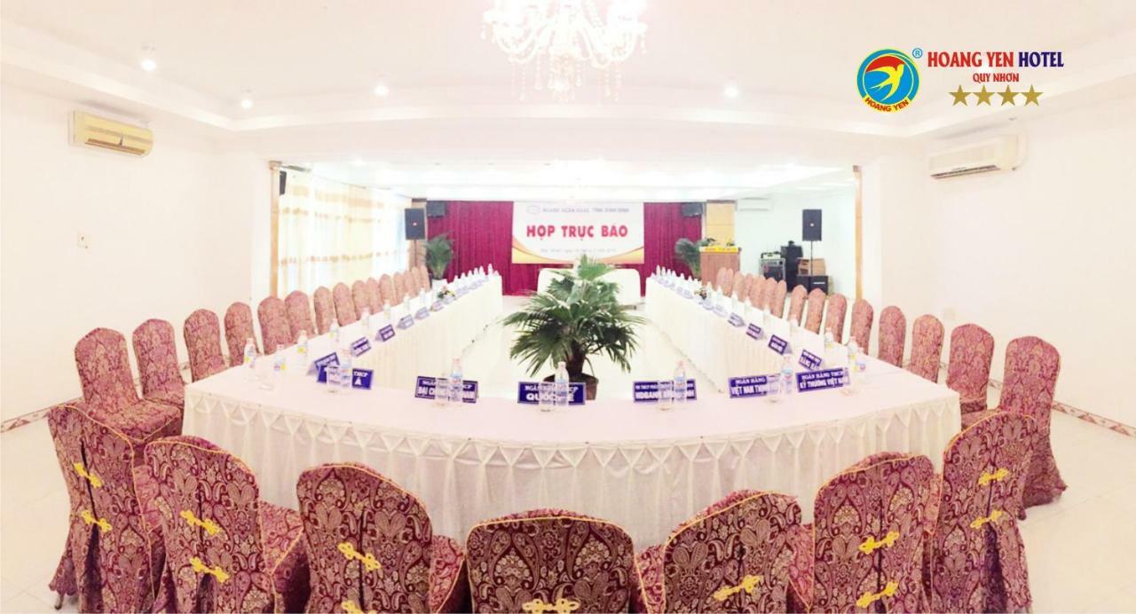 Hoang Yen Hotel Куинён Экстерьер фото